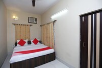 OYO Aakash Bika Guest House Near City Centre Salt Lake
