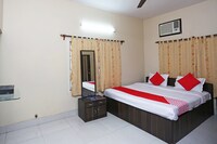 OYO Aakash Bika Guest House Near City Centre Salt Lake