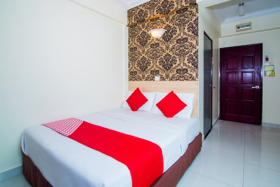 OYO 528 Andaman Sea Hotel, Batu Ferringhi, Batu Ferringhi
