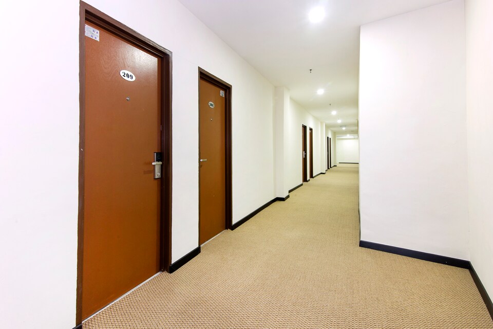 OYO 529 Central Hotel, Bahau, Bahau