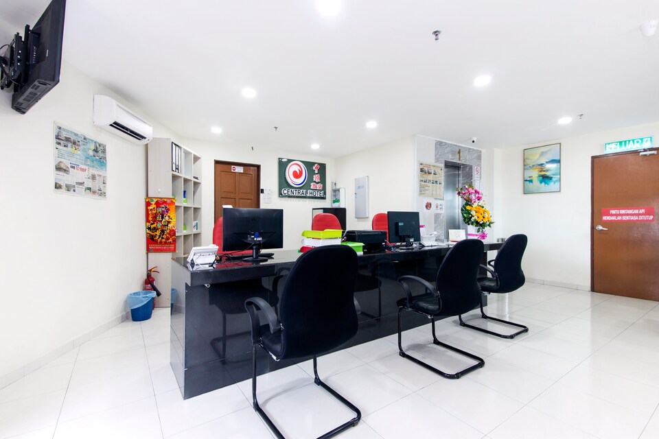 OYO 529 Central Hotel, Bahau, Bahau