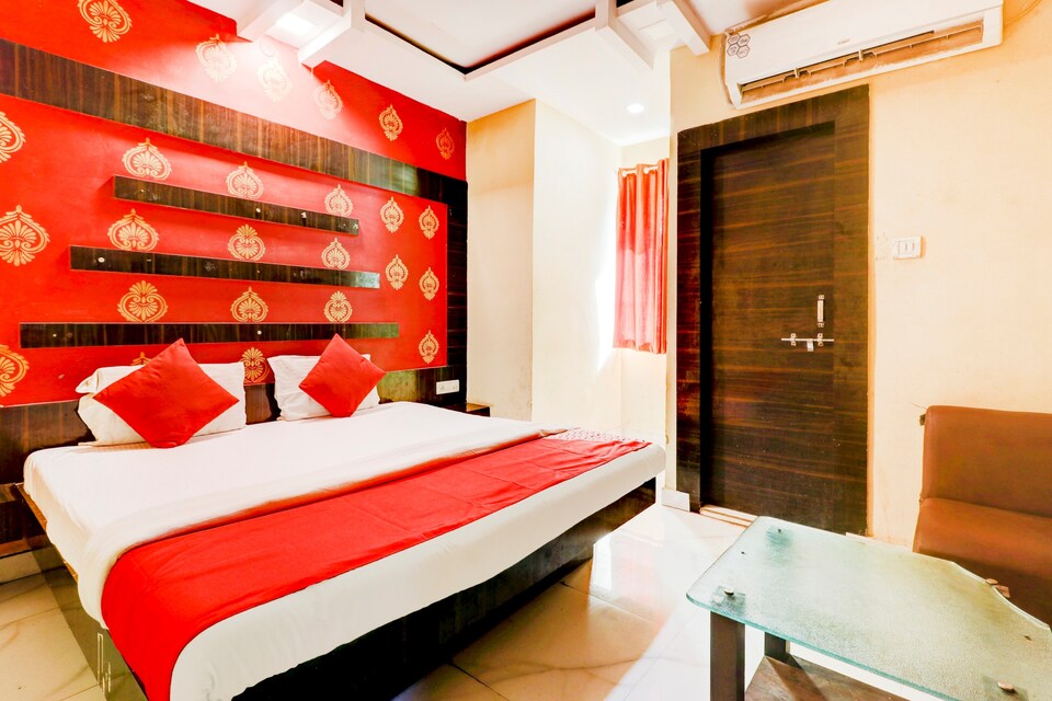 OYO 23647 Hotel Sai Plaza, Hamidia Road Bhopal, Bhopal