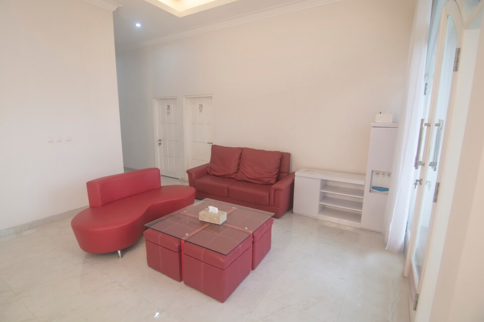 OYO 212 Royal Homy Syariah, Caturtunggal, Yogyakarta