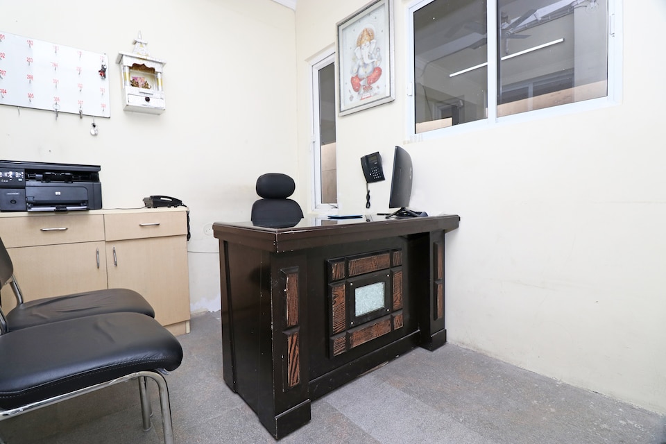 OYO 23660 Nath Residency Guest House, Chakrata Road Dehradun, Dehradun