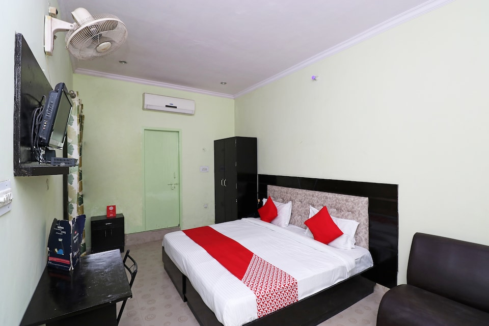 OYO Flagship 23686 UR Guest House, Indira Nagar Lucknow, Lucknow