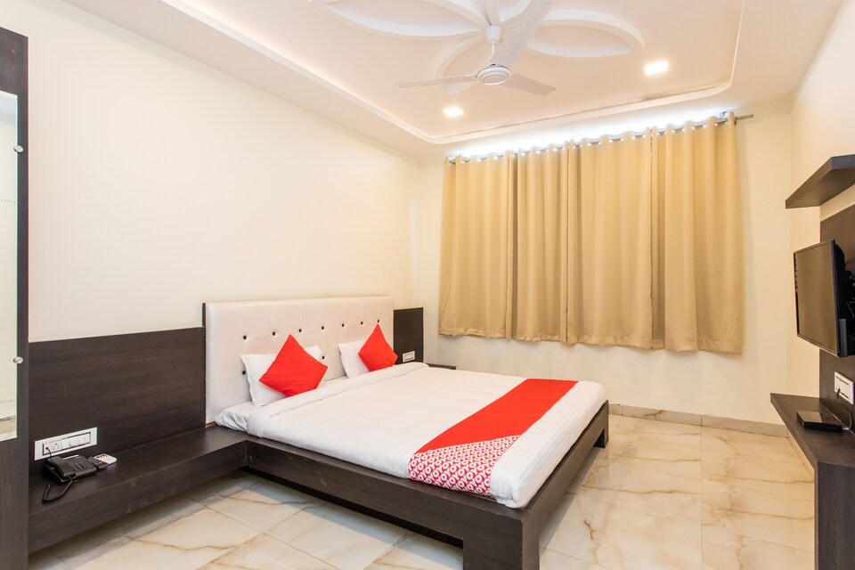 OYO Flagship 23689 Hotel Kanchan and rest, Ujjain Indore Road, Ujjain
