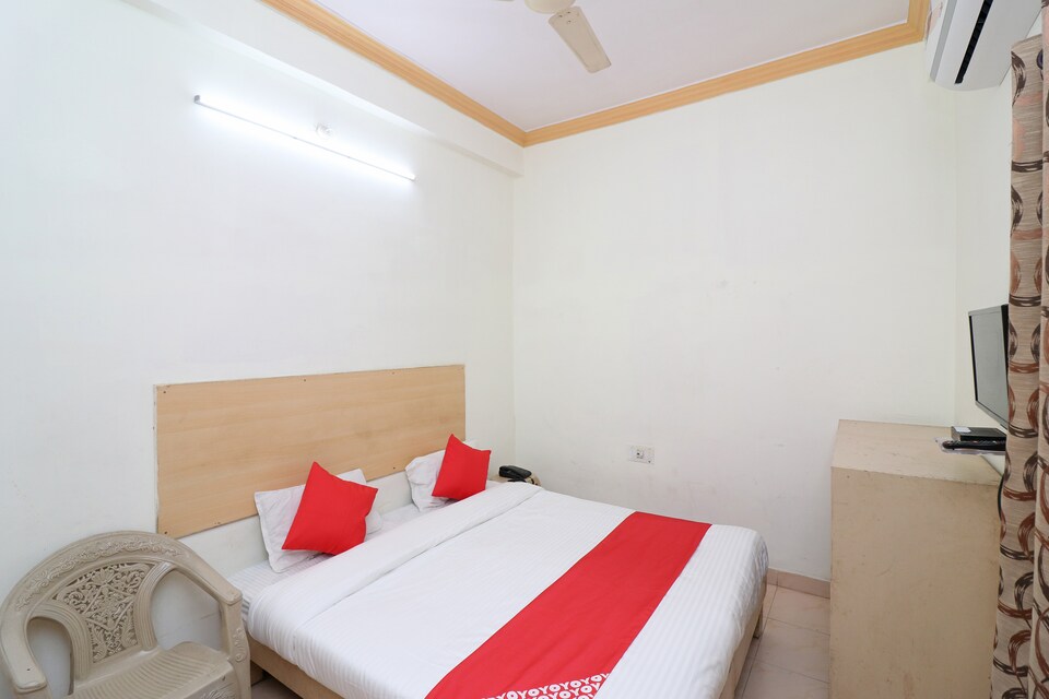 OYO 23694 Hotel Shikhar Palace, Airport Road - Bhopal, Bhopal