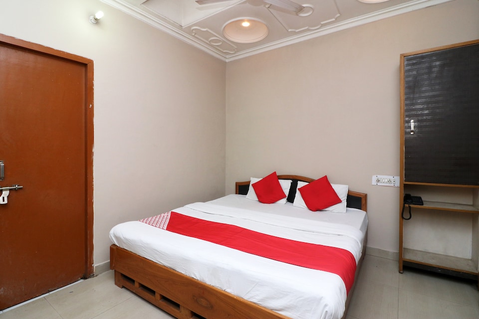 Live on LCK1222, Indira Nagar Lucknow, Lucknow