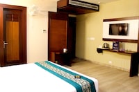 OYO The Landmark Hotel