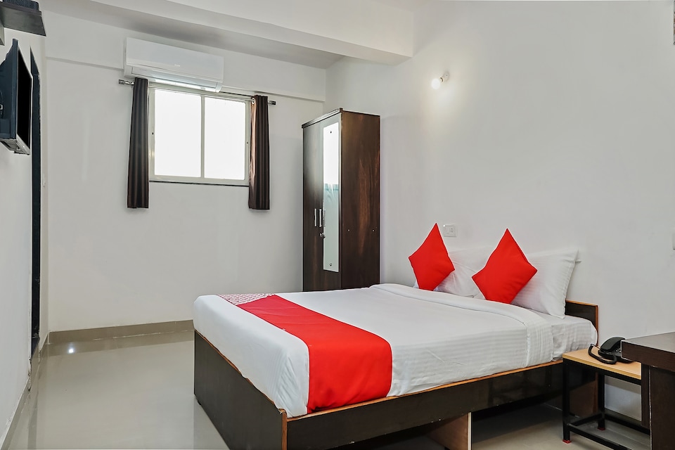 Flagship Manjari Near Amanora Mall, Hadapsar Pune, Pune