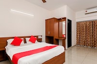 OYO Samruddhi Lodge