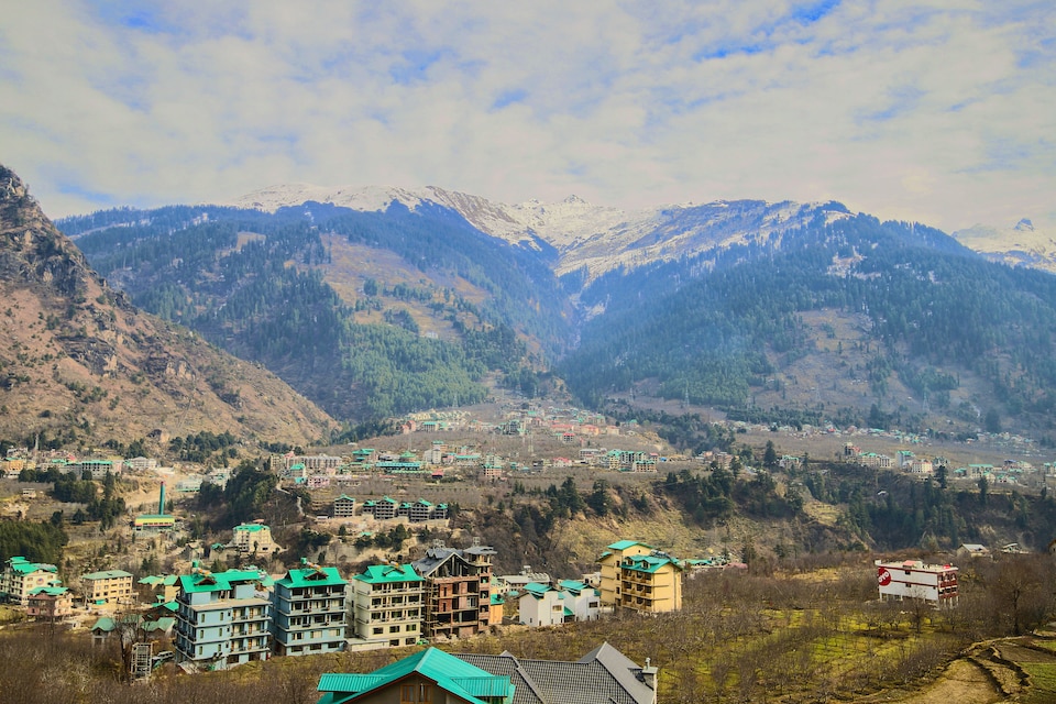 OYO 24026 Snow Hills, Kanyal Road, Manali
