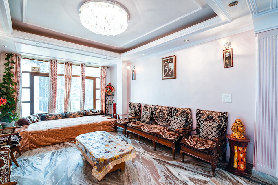 OYO Home 24032 Cheerful 3BHK Kanlog, ISBT Tutikandi, Shimla