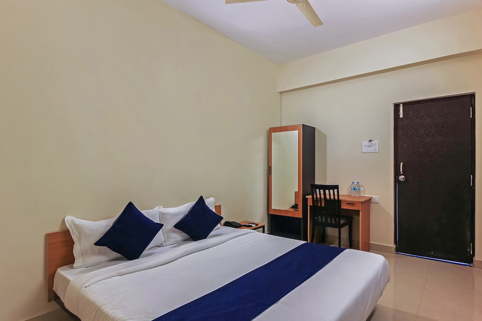 OYO Flagship 24039 DA Abhinandan Land, Financial District, Hyderabad