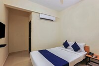 OYO Flagship 24039 DA Abhinandan Land