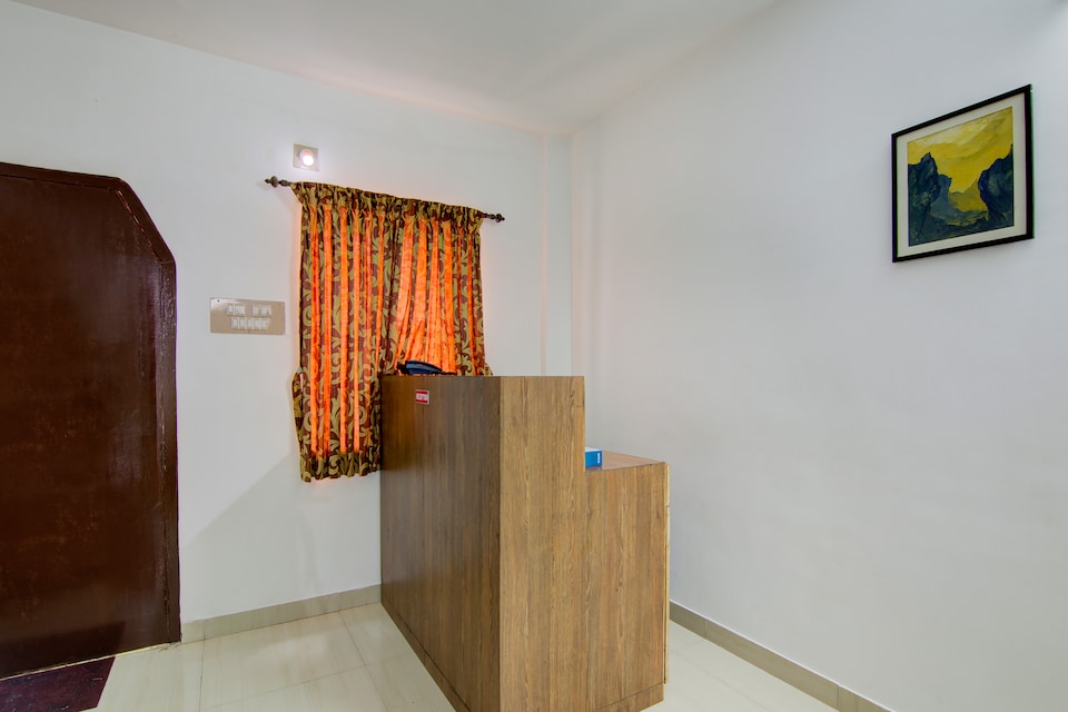 Collection O Race Course Road Formerly Annamalai Residency, Railway Station Coimbatore-II, Coimbatore