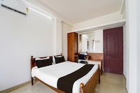 Collection O Race Course Road Formerly Annamalai Residency