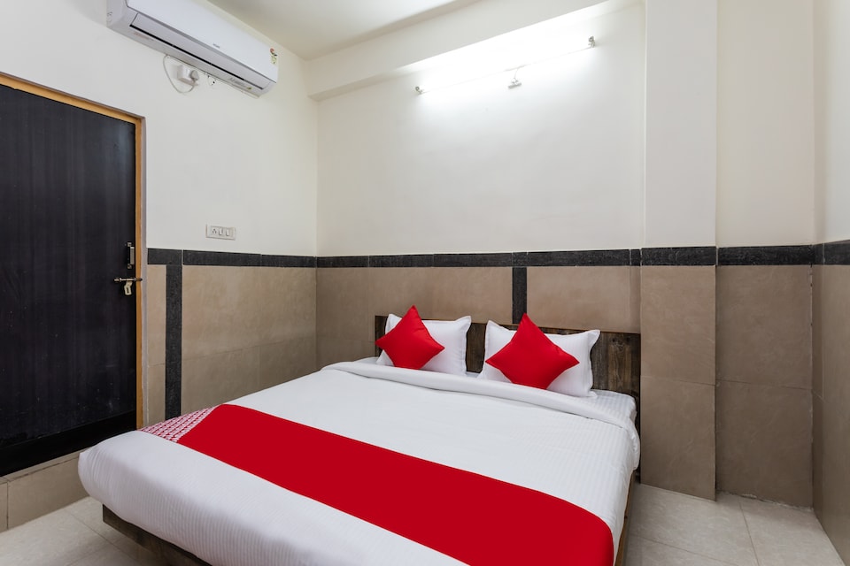OYO 24064 Hotel Shree Gopi, Railway Station - Bhopal, Bhopal