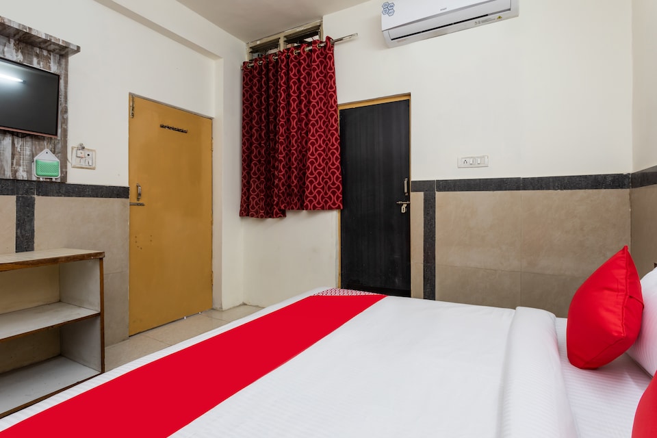 OYO 24064 Hotel Shree Gopi, Railway Station - Bhopal, Bhopal