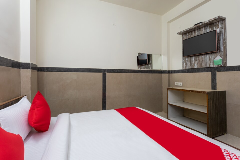OYO 24064 Hotel Shree Gopi, Railway Station - Bhopal, Bhopal