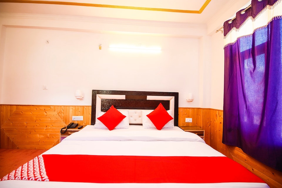 OYO Hotel Touchwood Shubh Dev, Naggar Road, मनाली