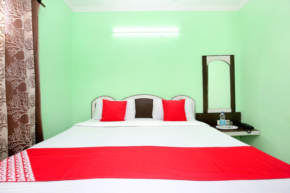 OYO 24095 Radha Swami Guest House, Amritsar Bus Stand, Amritsar