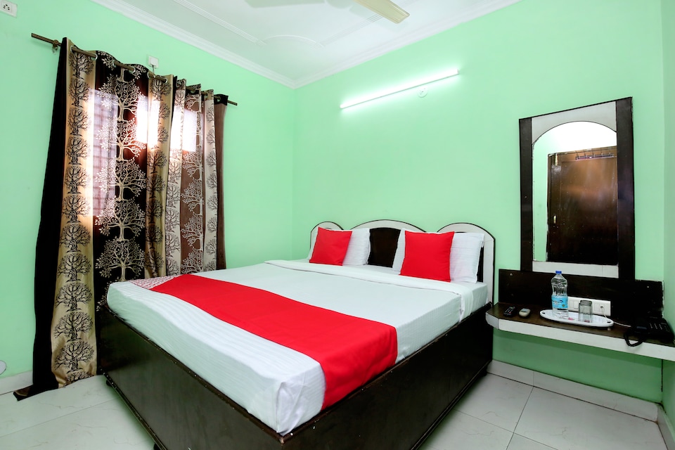 OYO 24095 Radha Swami Guest House, Amritsar Bus Stand, Amritsar
