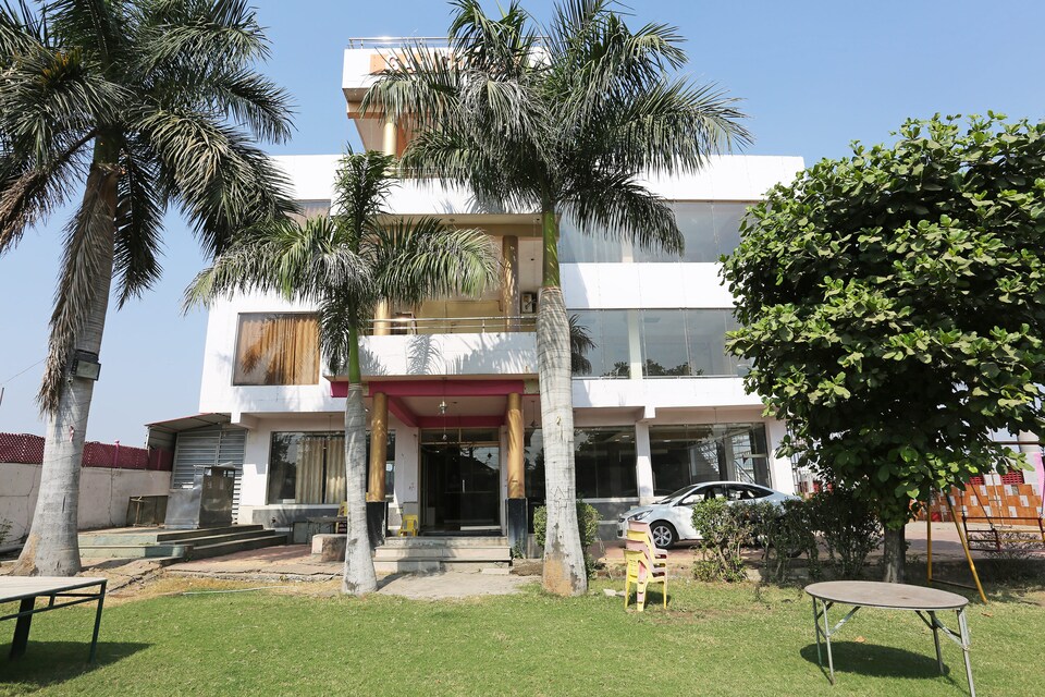 OYO 24097 Hotel Gangotri, Kolar Road, Bhopal