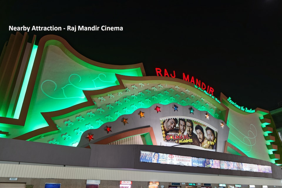 OYO 24106 Shri Raj Laxmi Palace, Sindhi Camp, Jaipur