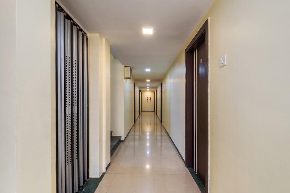OYO Flagship 24115 Hotel Rajwada Bhagya Nagar, Central Bus Stand, Aurangabad