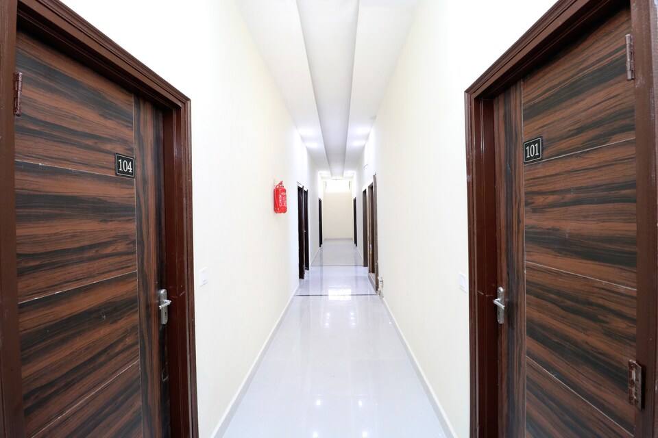 OYO 24122 Hotel Sharnam, Kharar, Kharar