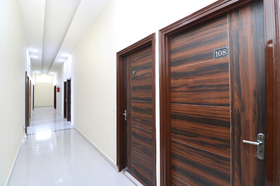 OYO 24122 Hotel Sharnam, Kharar, Kharar