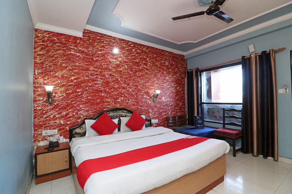 OYO Hotel Camel View, Picture palace Mussoorie, Mussoorie