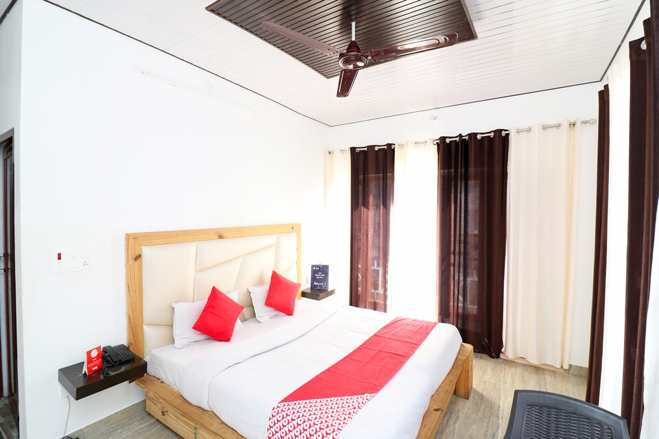 Live on MUS409, Picture palace Mussoorie, Mussoorie