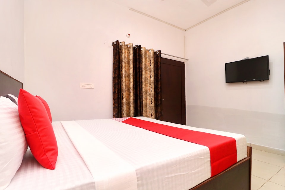 OYO Hotel Smart King, Zirakpur, Zirakpur