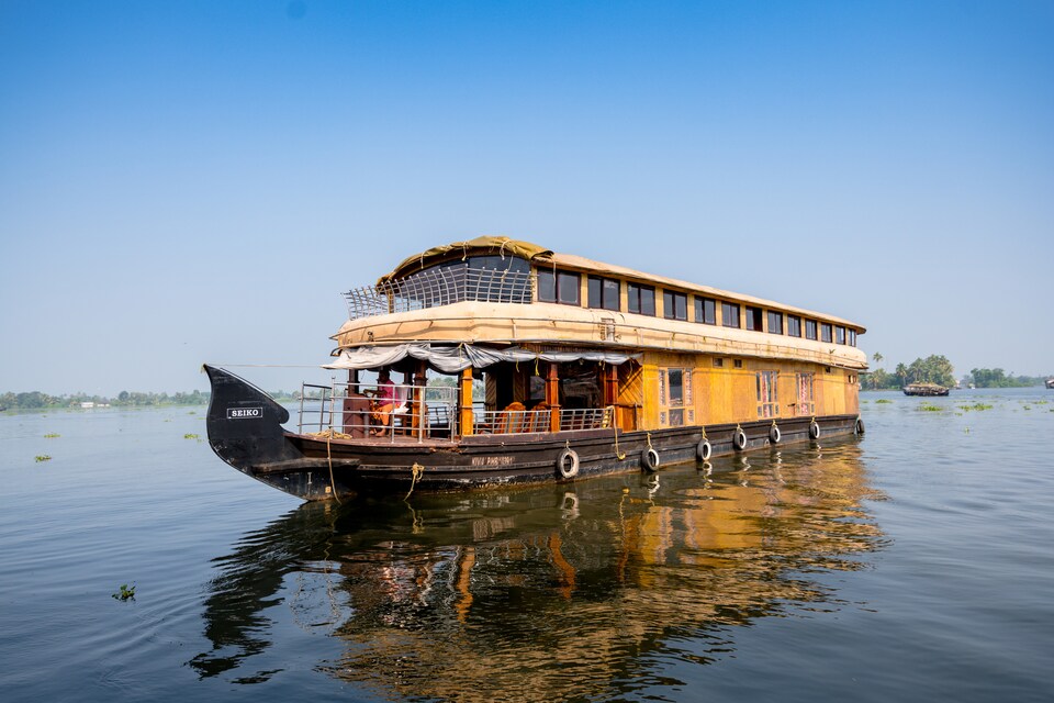 OYO 24146 Houseboat Anugraha 6bhk, Alappuzha Backwaters, Punnamada Alleppey