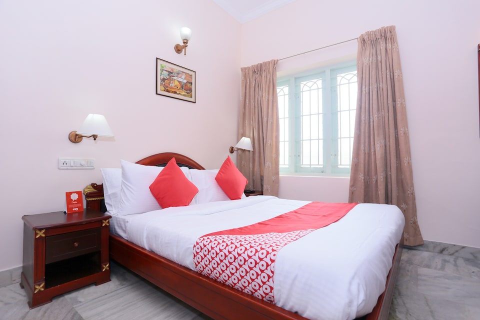 OYO 24157 Karthika Residency, Kadavanthra Kochi, Kochi