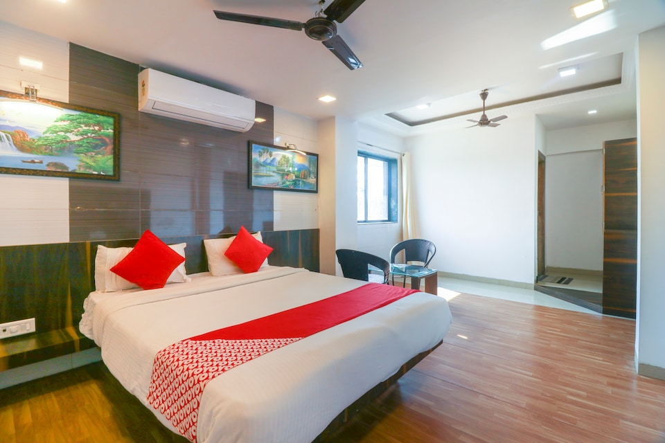 OYO 24161 Hotel Centre Point, Lonavala Market, Lonavala