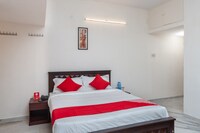 OYO Amrita Inn Near Pvr Cinemas Skywalk