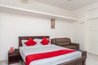 OYO Amrita Inn Near Pvr Cinemas Skywalk