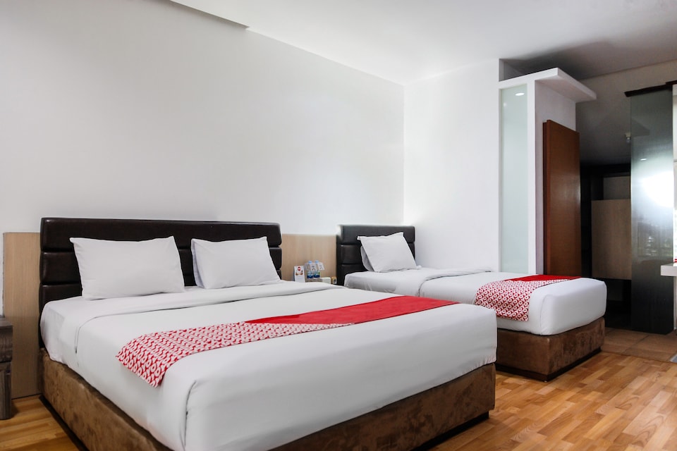 OYO 229 hi quality, Dago, Bandung