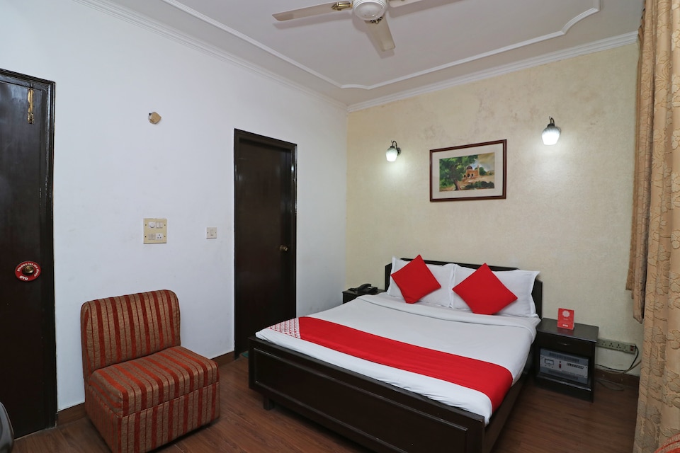 OYO 24211 Arien International, Kalkaji Delhi, Delhi