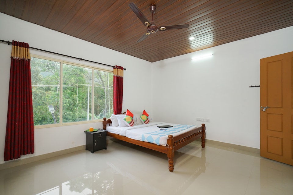 OYO Home 24212 Forest View 1BHK, Anachal, Munnar
