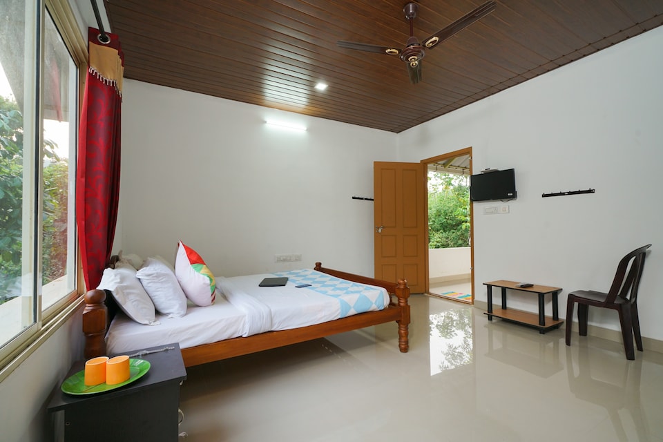 OYO Home 24212 Forest View 1BHK, Anachal, Munnar