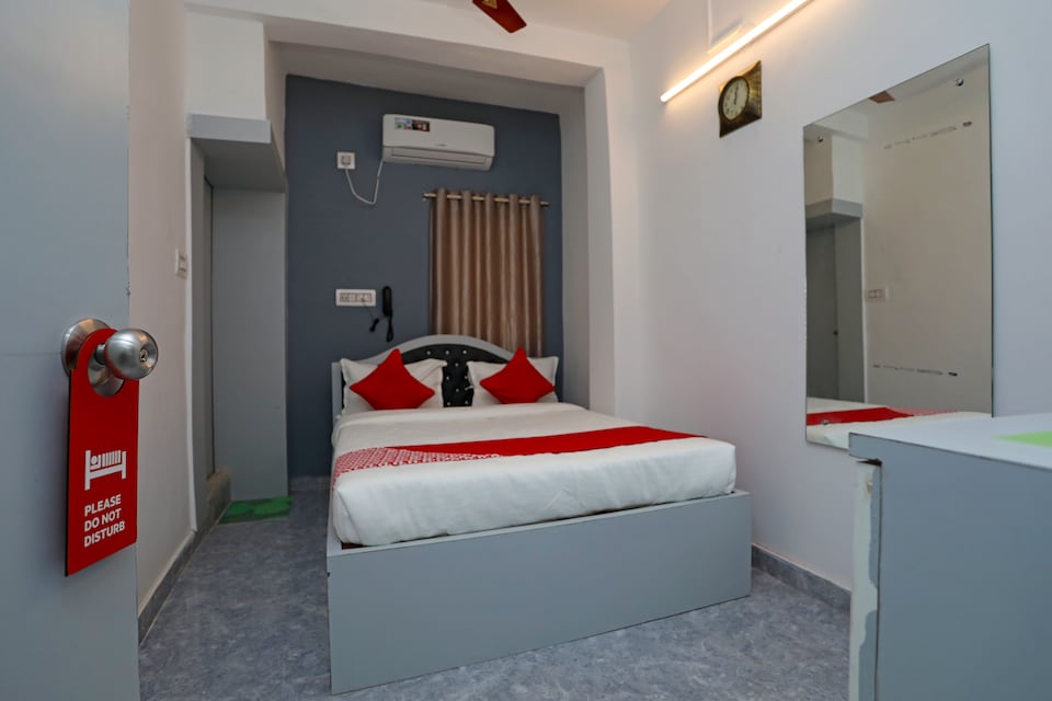 OYO 24223 Upasana Guest House, VIP Road Kolkata, Kolkata