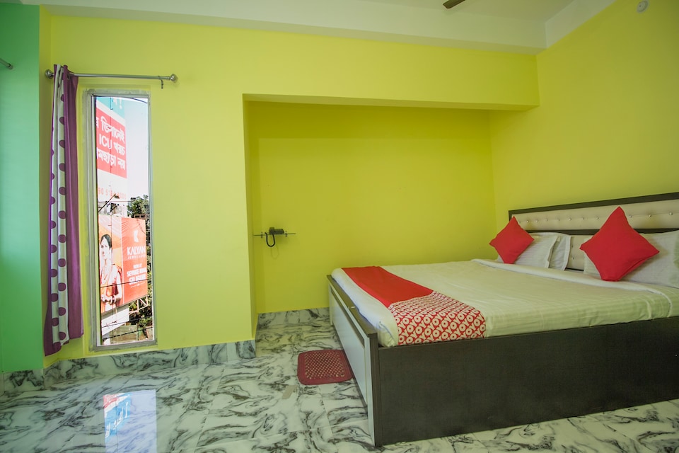SPOT ON 24229 RADHARANI LODGE, New Jalpaiguri Station Area Siliguri, Siliguri