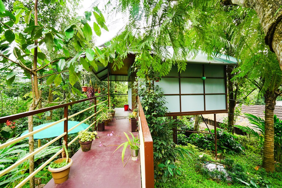 OYO Home 24241 The Way Side Cottage, Anachal, Munnar