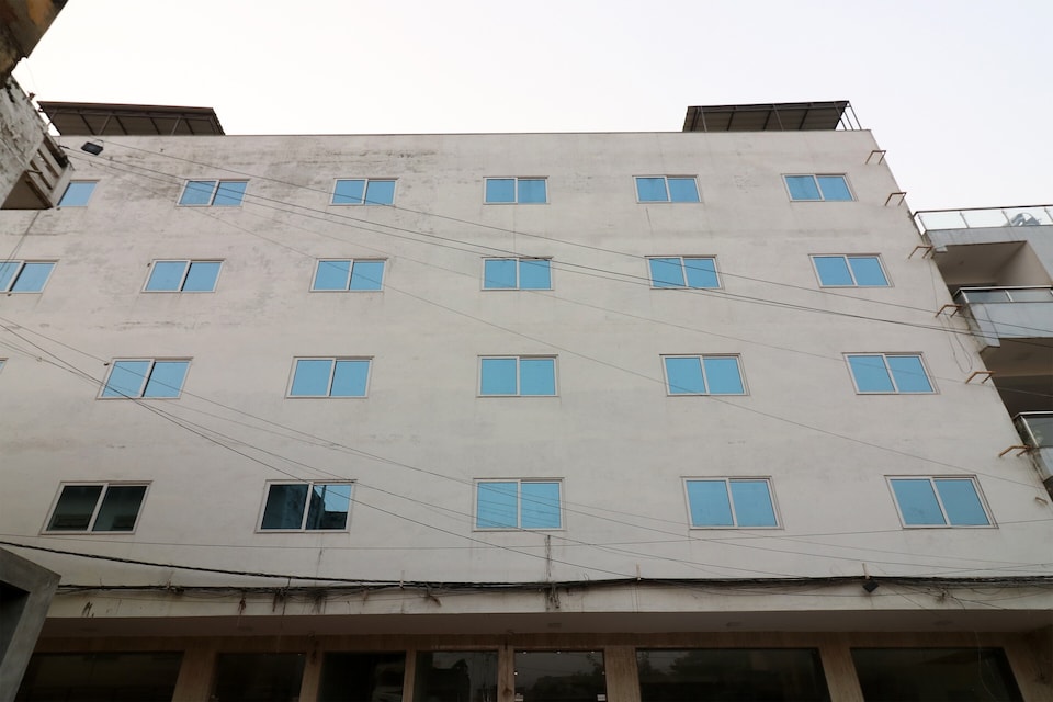 Capital O 24248 Salt n Rove, Airport Delhi, Delhi Transit