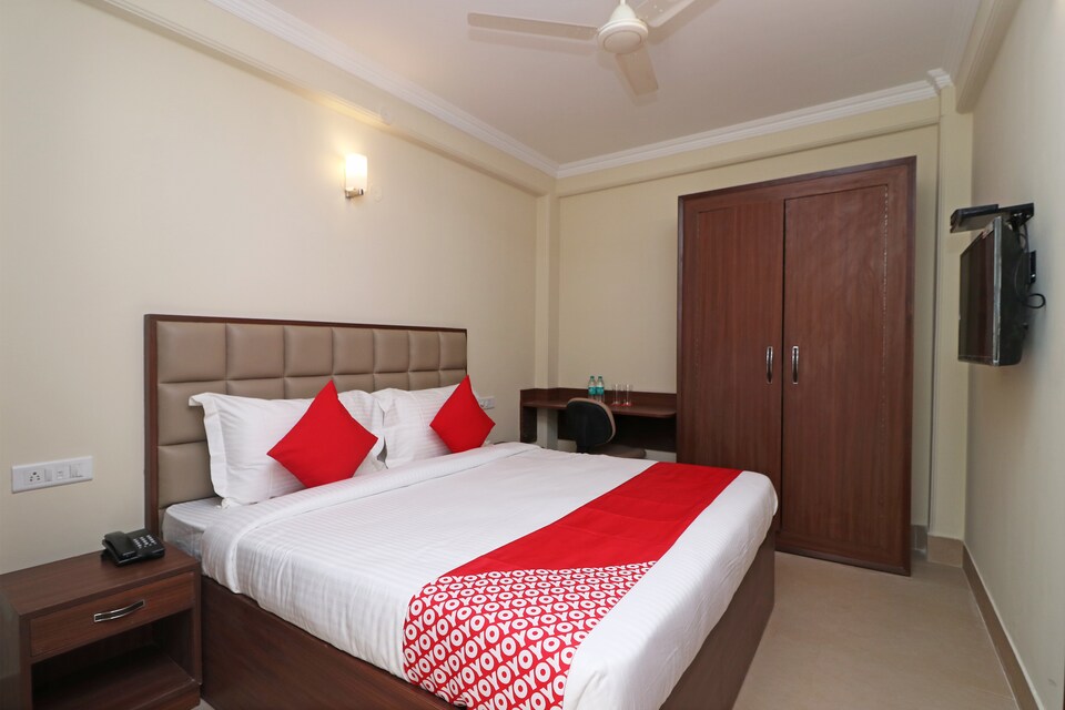 OYO Flagship 24249 Central Plaza, Dehradun Railway Station, Dehradun