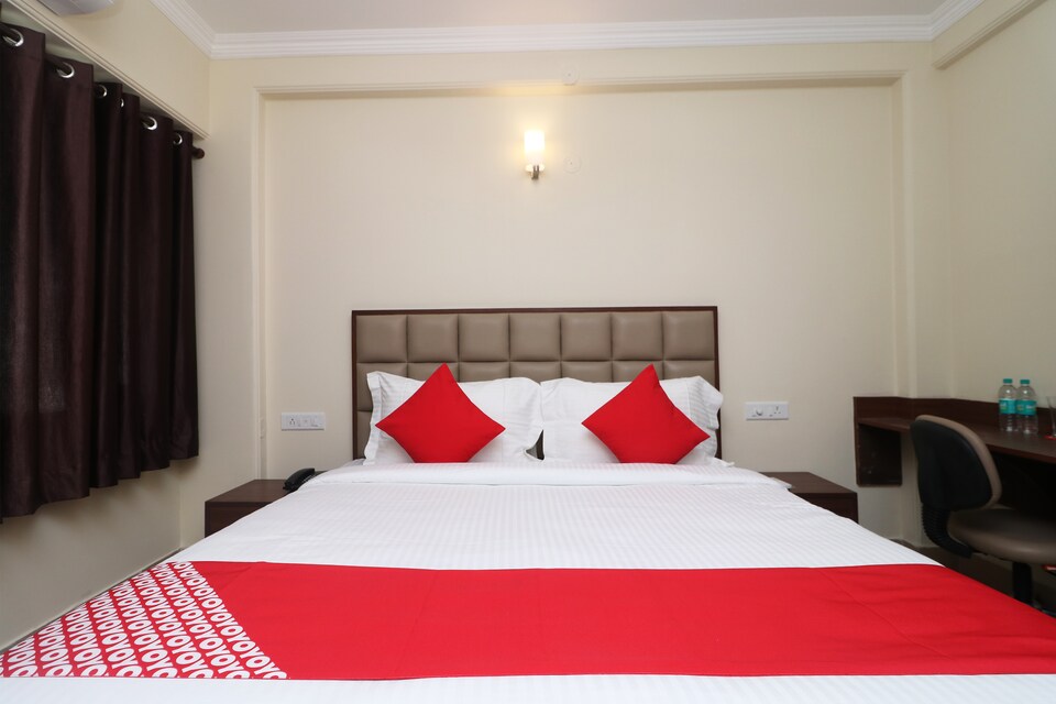 OYO Flagship 24249 Central Plaza, Dehradun Railway Station, Dehradun